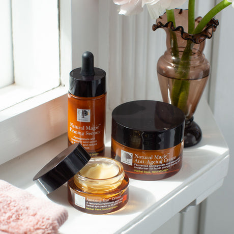 Natural Magic Anti-ageing Dag-/nattkrem fra New Nordic