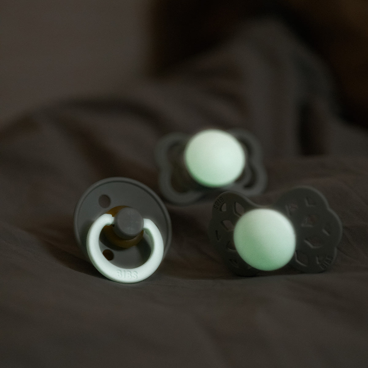 Supreme Silikon 6mnd+ (Sage GLOW/Cloud GLOW) 2 stk fra BIBS