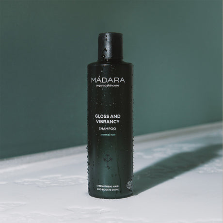 Madara Gloss And Vibrancy Shampoo | 250 ml fra Madara