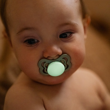 Supreme Silikon 6mnd+ (Blush GLOW/Vanilla GLOW) 2 stk fra BIBS