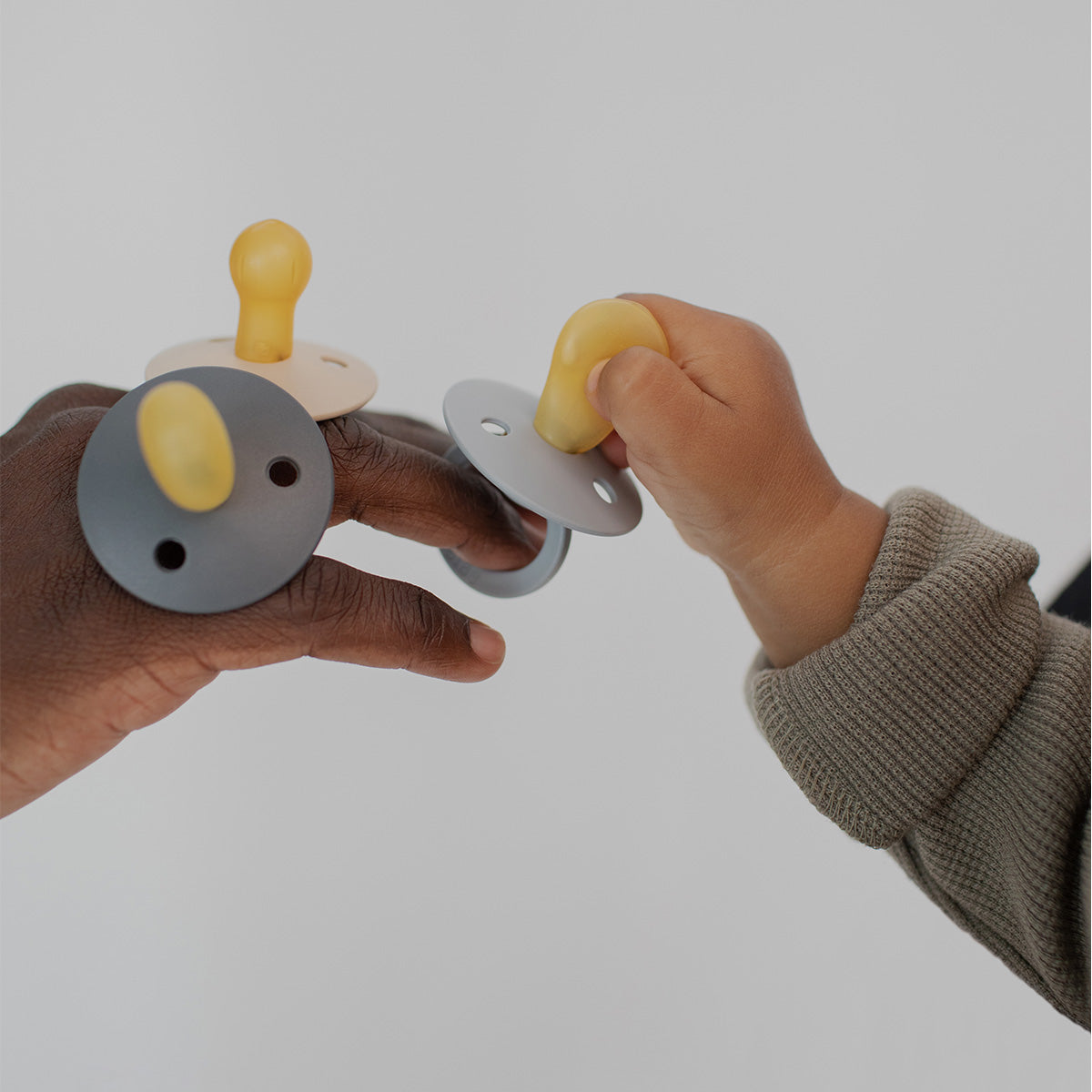 Colour Latex 6mnd+ (Vanilje/Sky) 2 stk fra BIBS