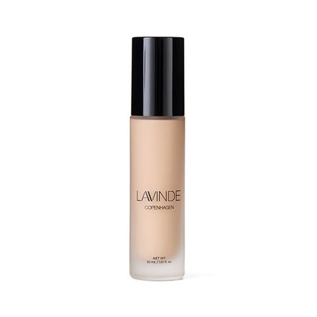 Lavinde Copenhagen Natural Glow Liquid Foundation (30 ml) | Sand 203 fra Lavinde Copenhagen