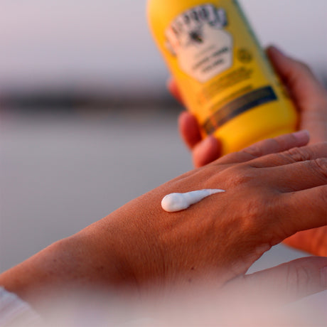 Nærende og Omsorgsfull Håndpeeling fra BI-PRO