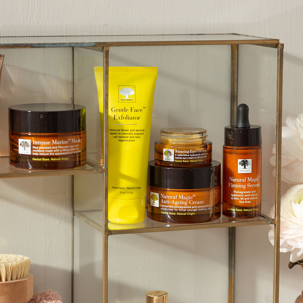 Natural Magic Anti-ageing Dag-/nattkrem fra New Nordic