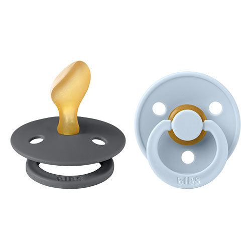 Colour Latex 6mnd+ Anatomisk (Iron/Baby Blue) 2 stk fra BIBS