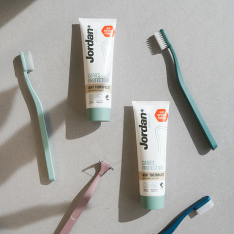 Green Clean Tannbørste Medium Ass. Farger fra Jordan