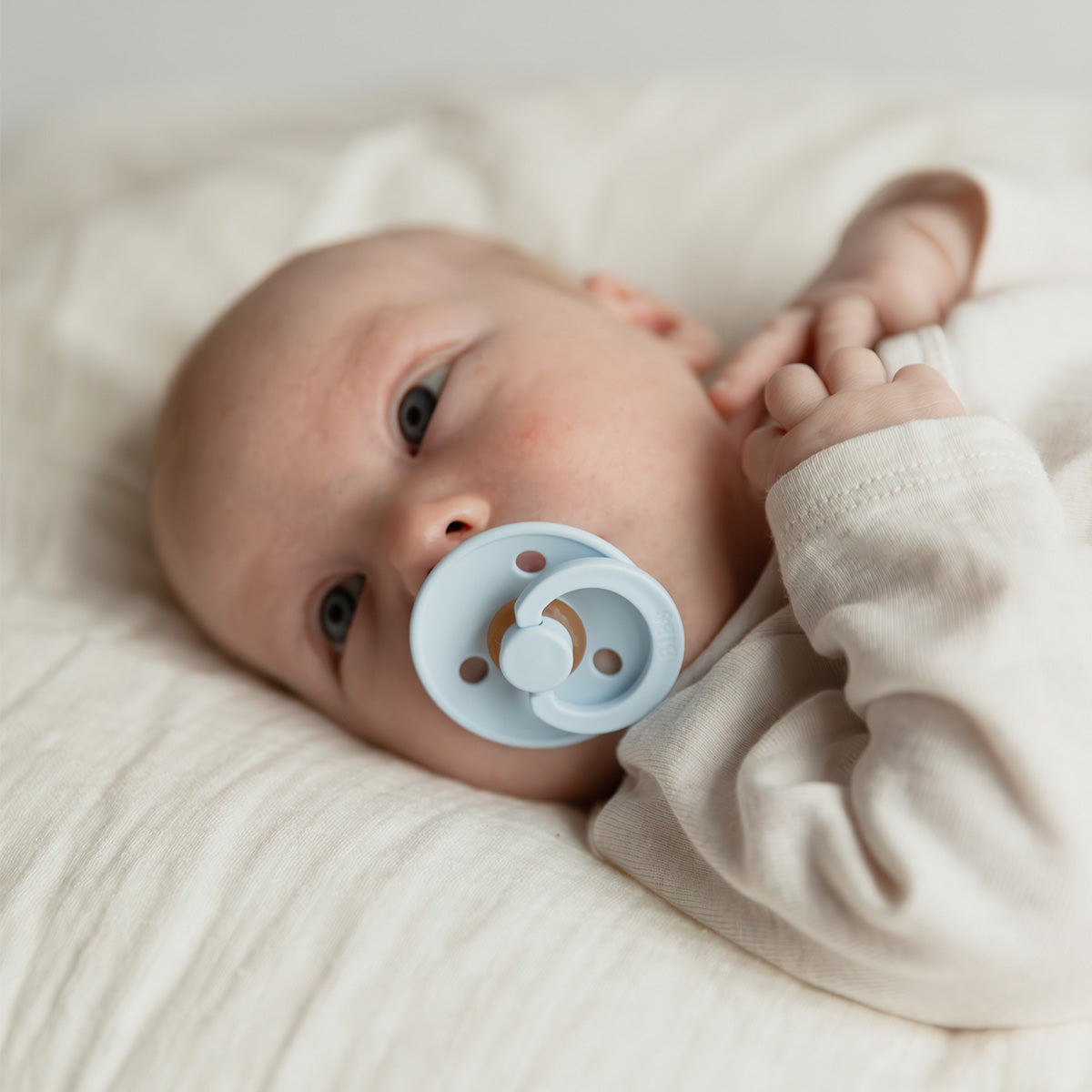 Colour Latex 6mnd+ Symmetrisk (Iron/Baby Blue) 2 stk fra BIBS