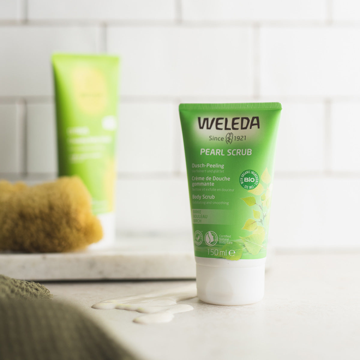 Pearl Scrub fra Weleda