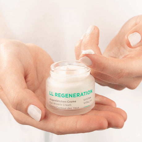 LL REGENERATION Eye Wrinkle Cream Øyenkrem